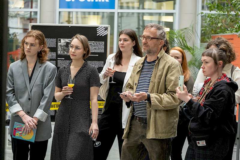 Golo Föllmer (2. von rechts) hat sie gemeinsam mit Studierenden organisiert.